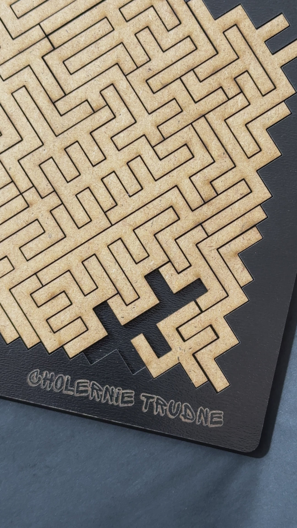 włożenie ostatniego elementu układanki 