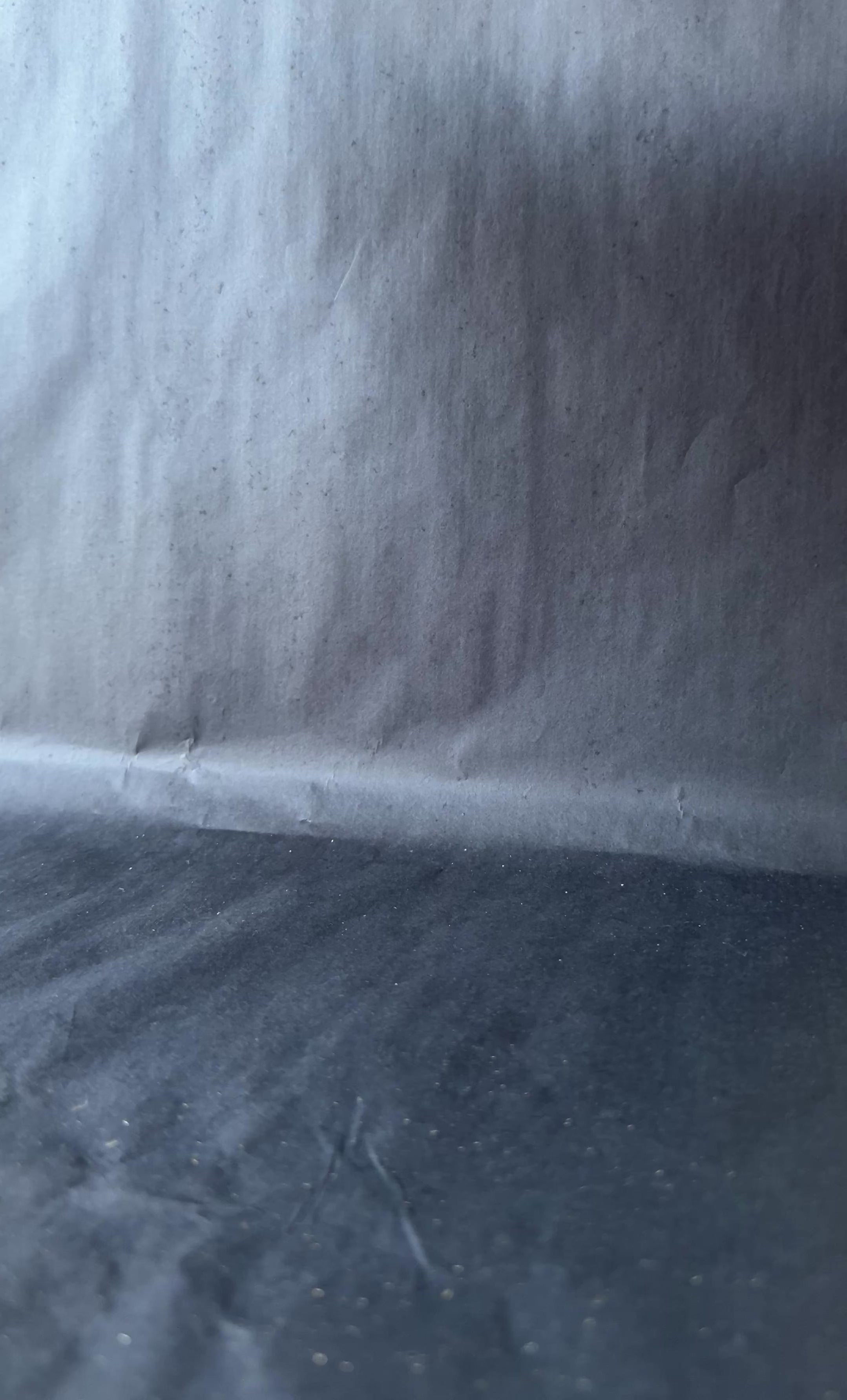 puzzle wysypują się z podstawy i pokazana jest cała podstawa 