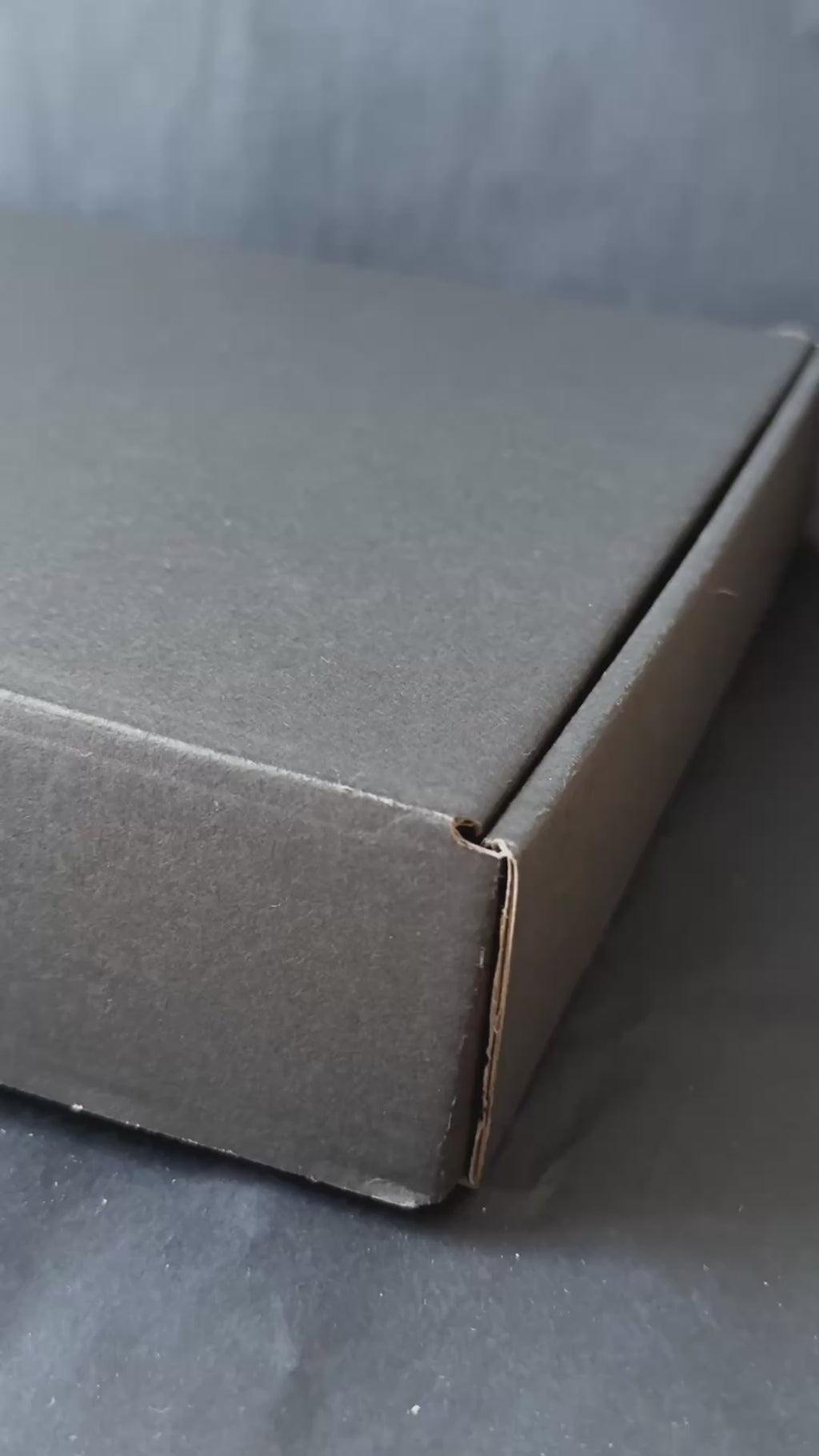 unboxing z rozpakowania, który szybko jest przerwany - nie pokazujemy zawartości. jesteś ciekawy? kup