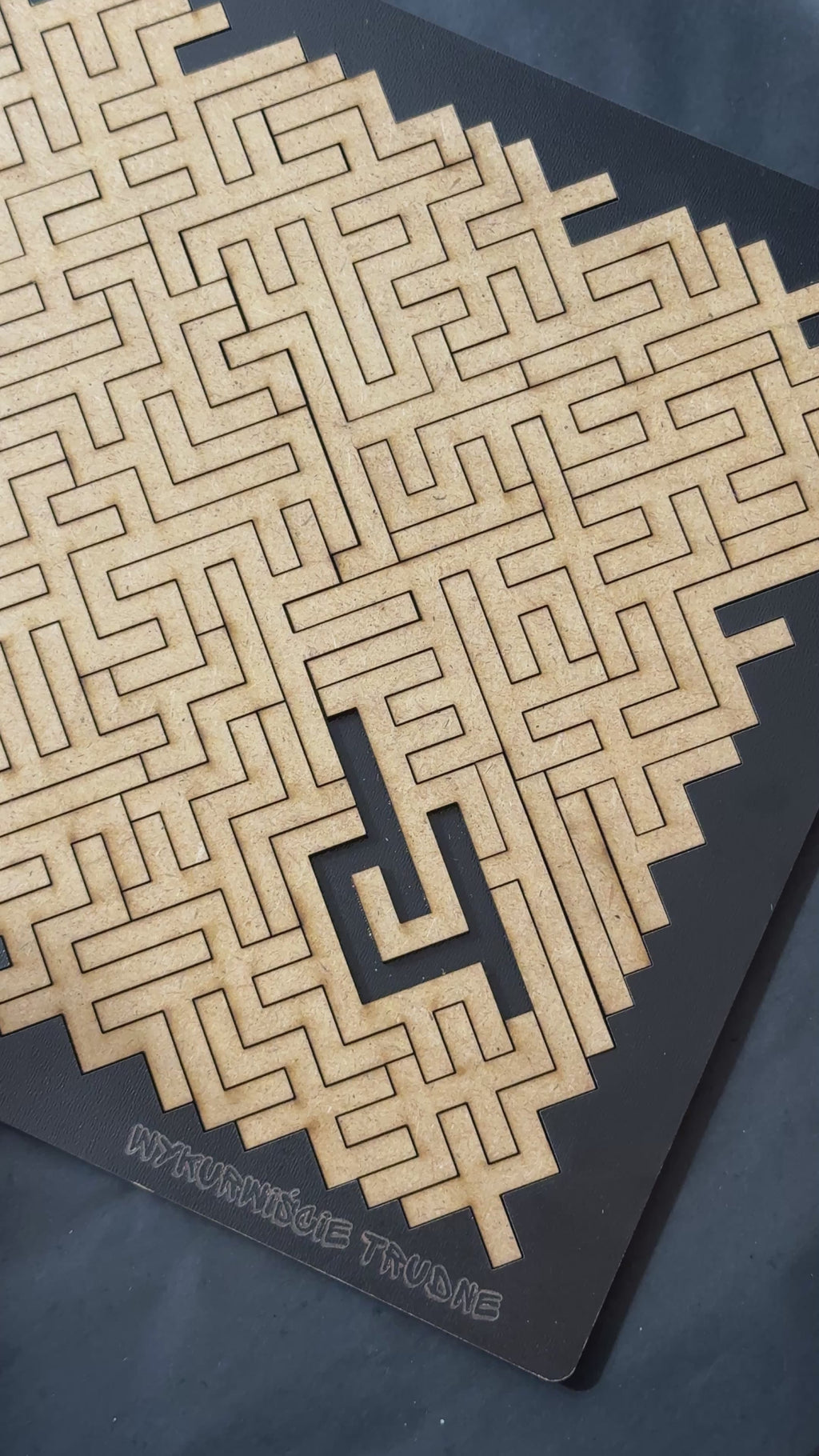 Wyku*wiście trudne, 81 puzzli